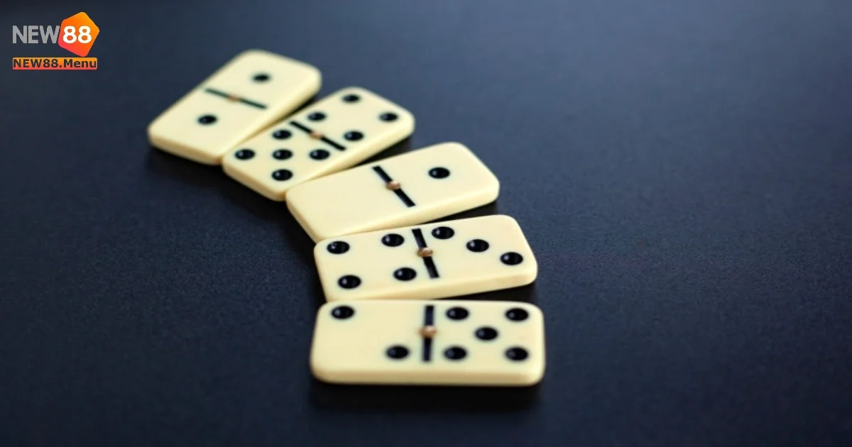 Cách Chơi Bài Domino Dễ Hiểu Dành Cho Tân Binh Tại New88 4 Mẹo chơi bài Domino giúp kiểm soát ván đấu hiệu quả